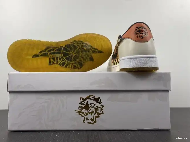 Reps TBkick DH6932-100 Jordan Low 1 Tiger of OG Year Air the 0525